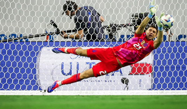 U oyoqlarini kotardi va sikdi Chiroyli sikish haqida porno video